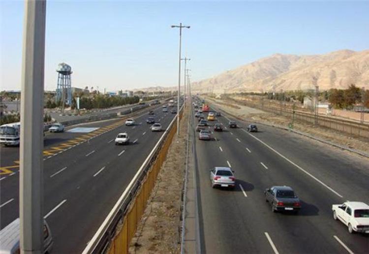 حریق فضای سبز در محدوده اتوبان تهران-کرج
