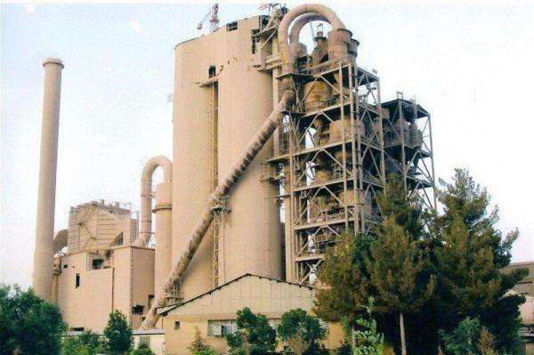 مخازن مازوت کارخانه سیمان تهران از سال گذشته پلمب شده است