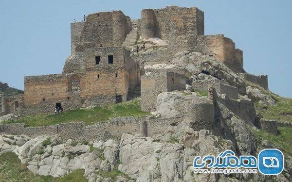قلعه بابک محلی ایده آل برای علاقمندان به تاریخ است