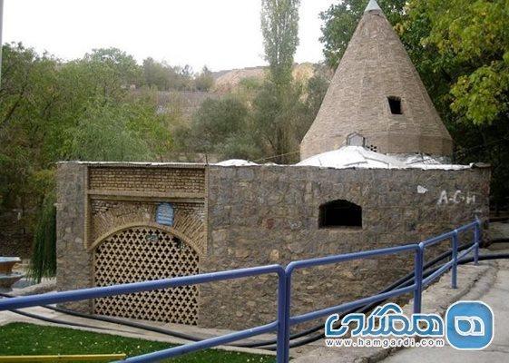 مقبره بابا پیر یکی از جاذبه های گردشگری استان اصفهان است