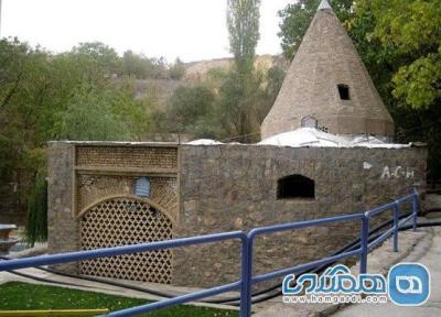 مقبره بابا پیر یکی از جاذبه های گردشگری استان اصفهان است
